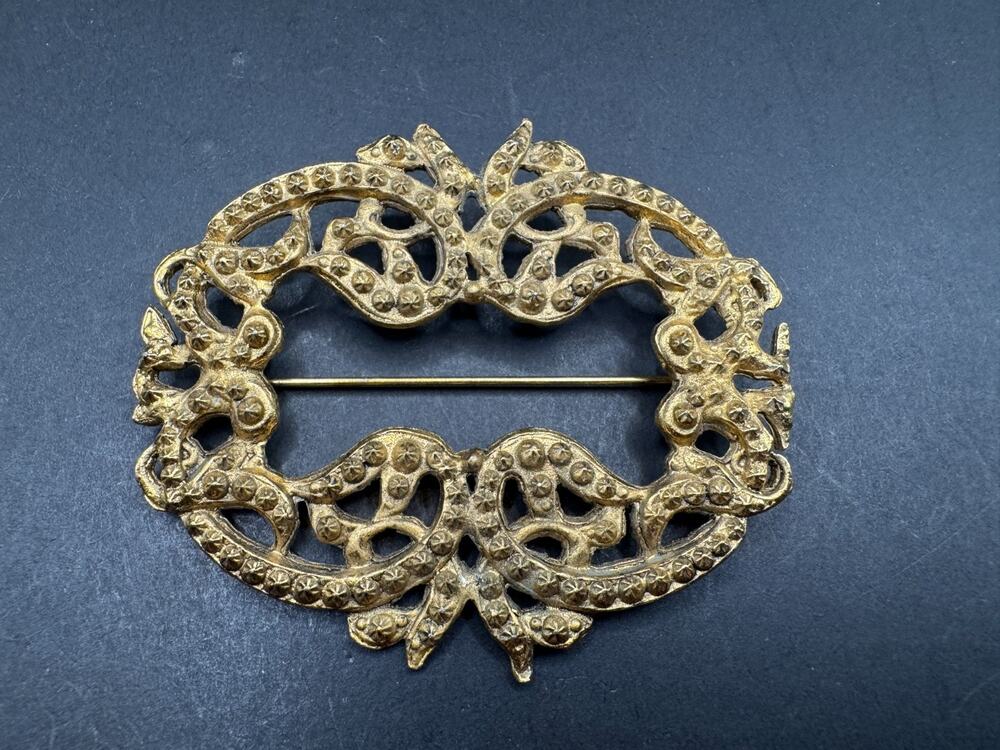 Vintage Signed Victorian Style Textured Gold Tone Filigree Brooch Pin 2.58"